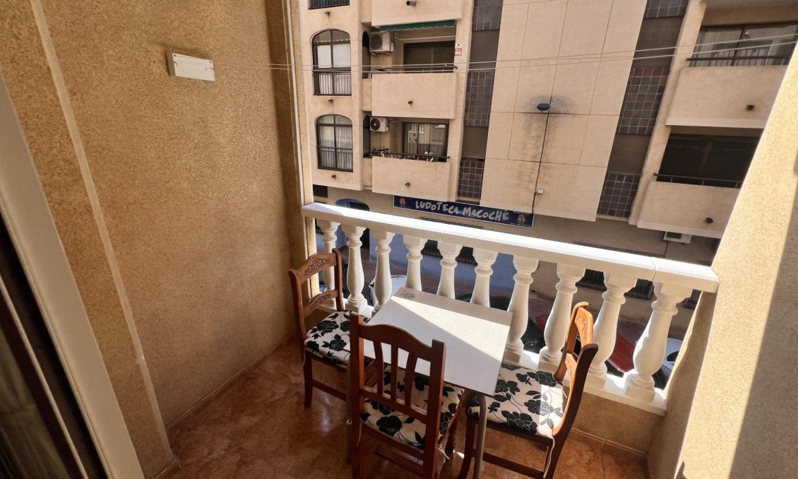 Revânzare - Apartament -
Torrevieja - PARQUE DE LAS NACIONES