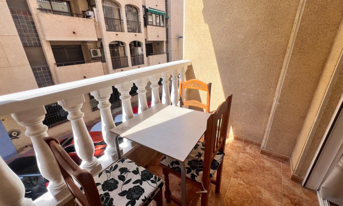 Revânzare - Apartament -
Torrevieja - PARQUE DE LAS NACIONES
