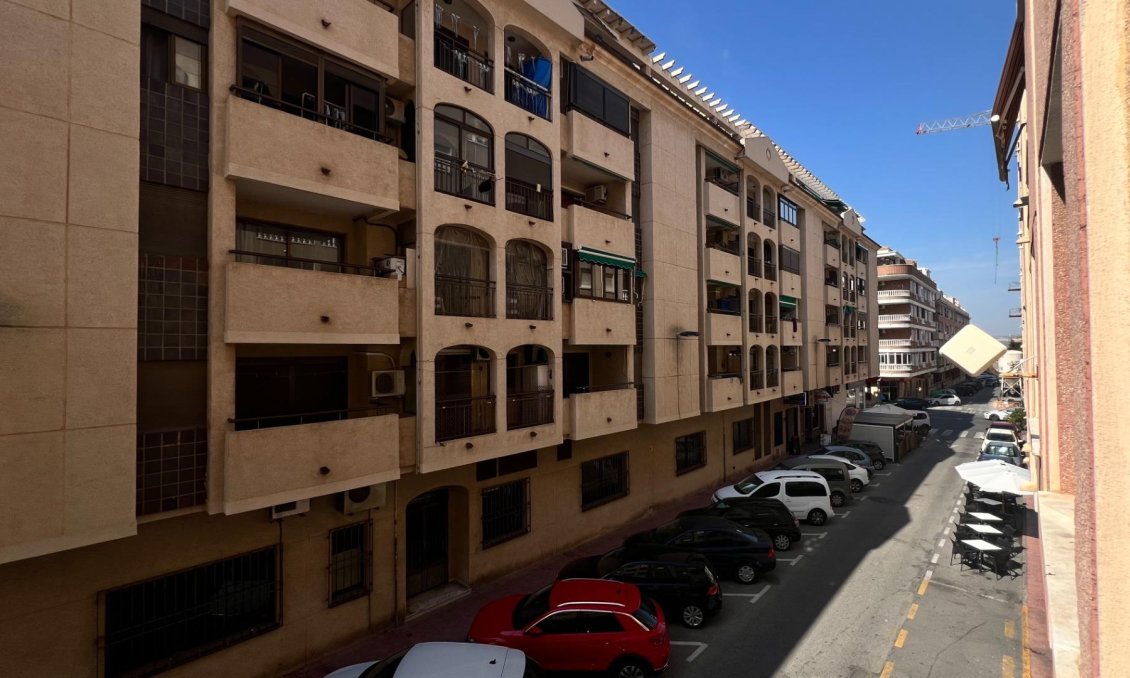 Revânzare - Apartament -
Torrevieja - PARQUE DE LAS NACIONES