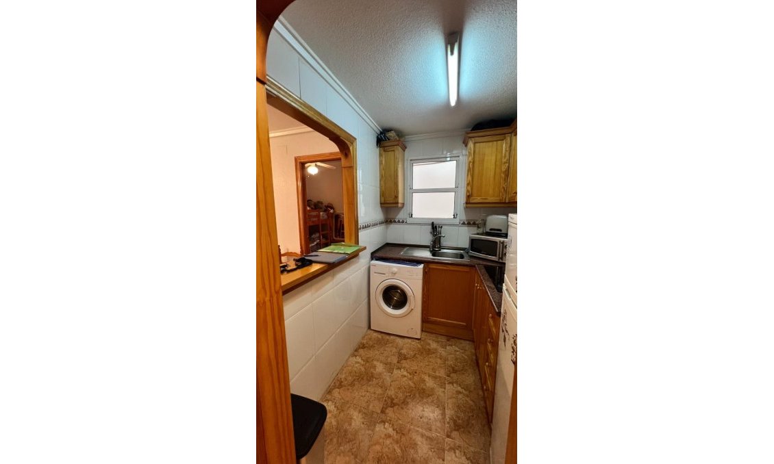 Revânzare - Apartament -
Torrevieja - PARQUE DE LAS NACIONES
