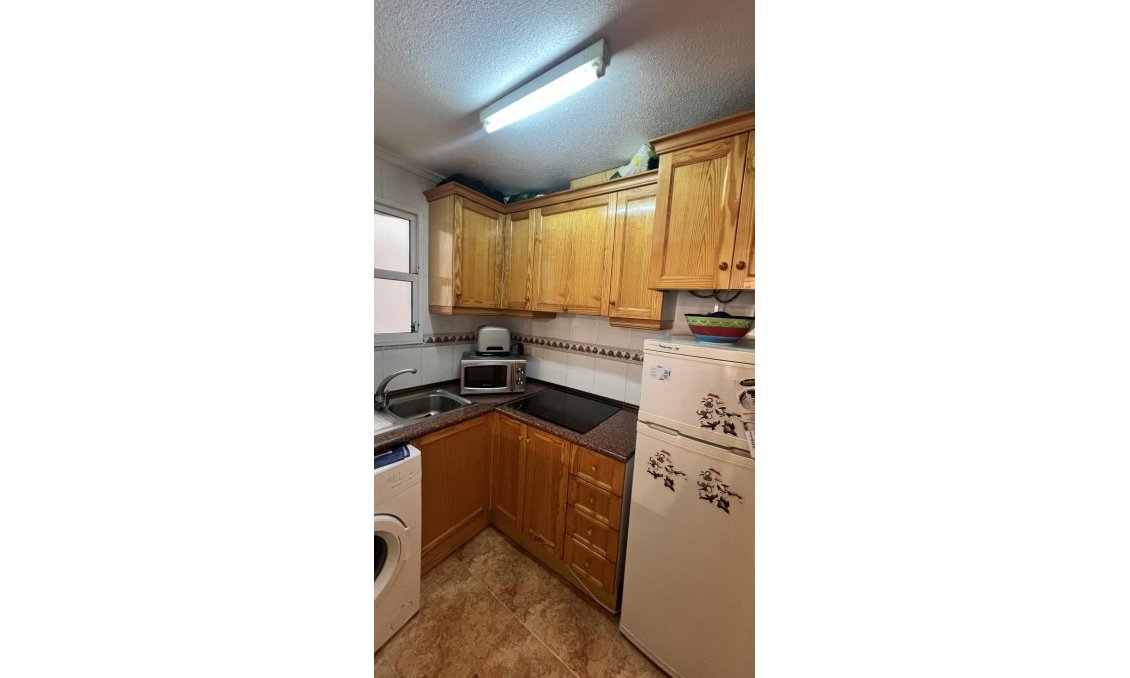 Revânzare - Apartament -
Torrevieja - PARQUE DE LAS NACIONES