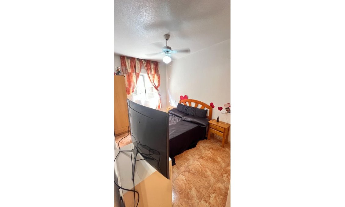 Revânzare - Apartament -
Torrevieja - PARQUE DE LAS NACIONES
