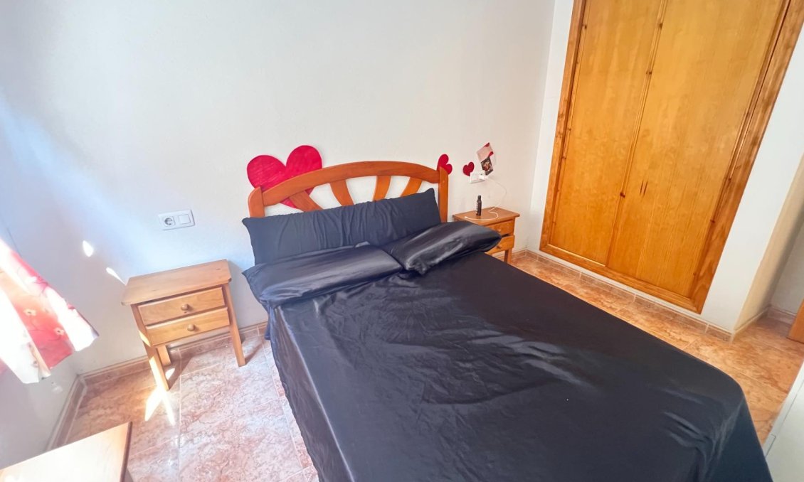Revânzare - Apartament -
Torrevieja - PARQUE DE LAS NACIONES