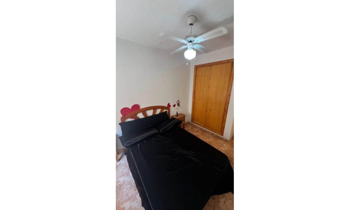 Revânzare - Apartament -
Torrevieja - PARQUE DE LAS NACIONES