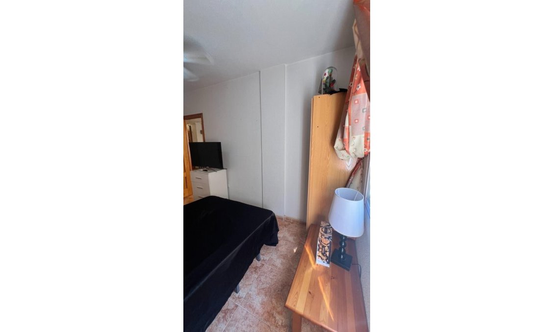 Revânzare - Apartament -
Torrevieja - PARQUE DE LAS NACIONES