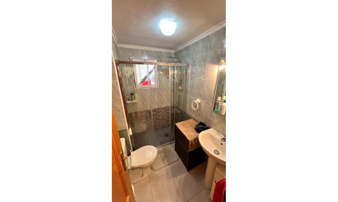 Revânzare - Apartament -
Torrevieja - PARQUE DE LAS NACIONES
