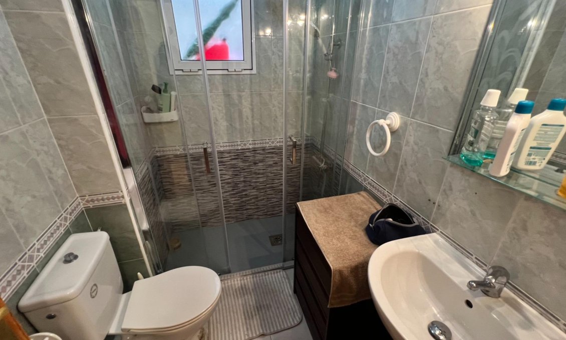 Revânzare - Apartament -
Torrevieja - PARQUE DE LAS NACIONES