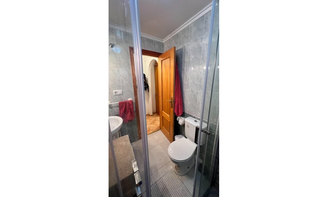 Revânzare - Apartament -
Torrevieja - PARQUE DE LAS NACIONES