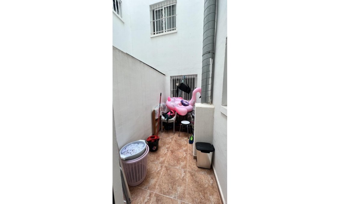 Revânzare - Apartament -
Torrevieja - PARQUE DE LAS NACIONES