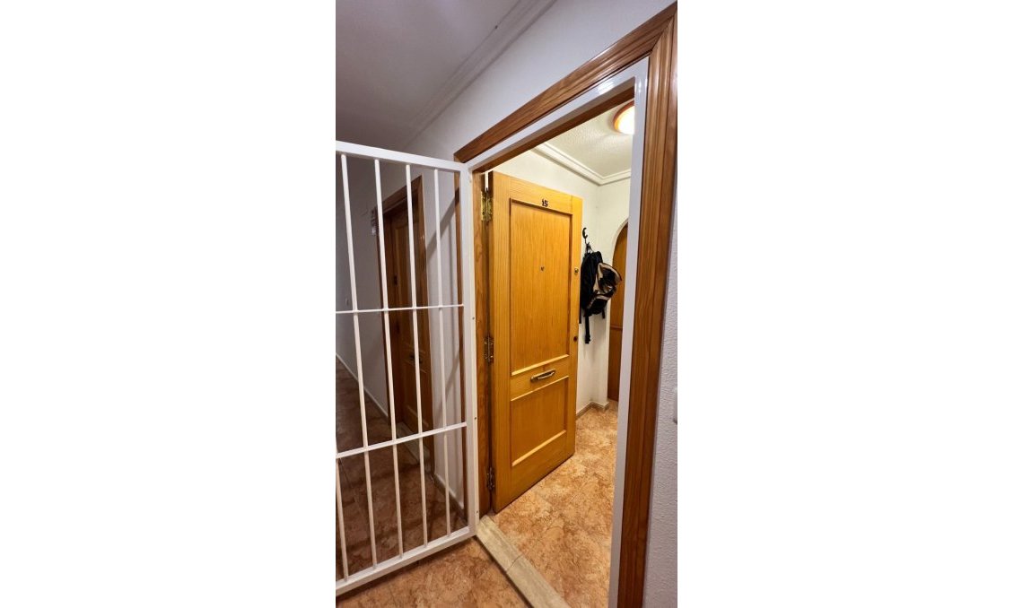 Revânzare - Apartament -
Torrevieja - PARQUE DE LAS NACIONES