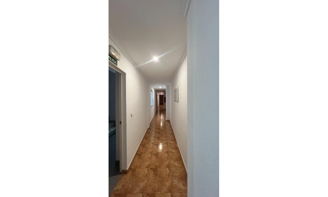 Revânzare - Apartament -
Torrevieja - PARQUE DE LAS NACIONES