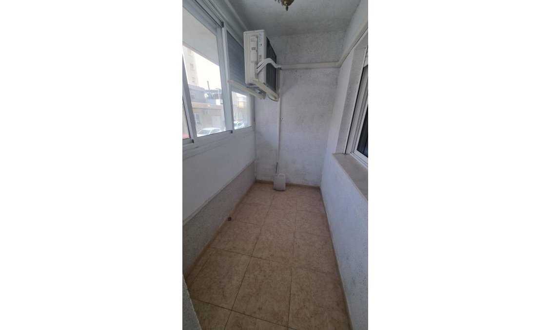 Wiederverkauf - Wohnung -
Torrevieja - Centro
