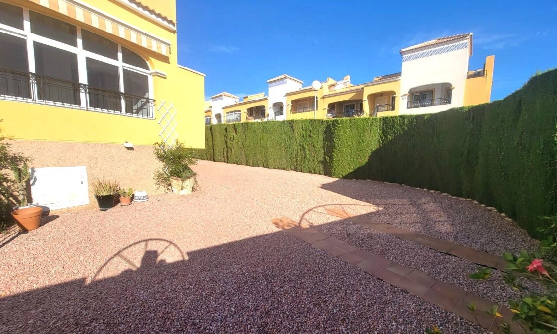 Segunda mano - Adosado -
Los Montesinos - Los Montesinos - Urb. La Herrada