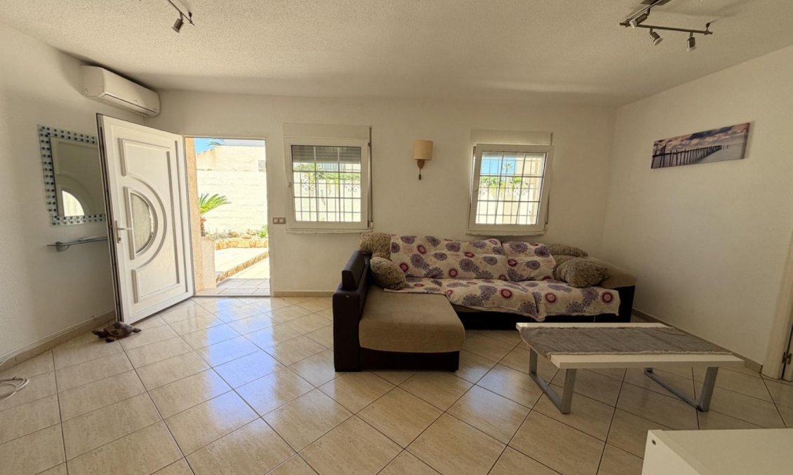 Segunda mano - Villa -
Torrevieja - Costa Blanca