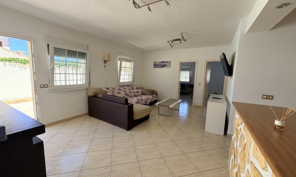 Segunda mano - Villa -
Torrevieja - Costa Blanca