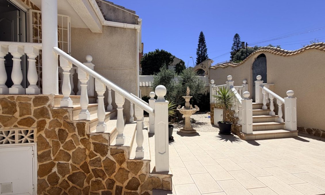 Segunda mano - Villa -
Torrevieja - Costa Blanca