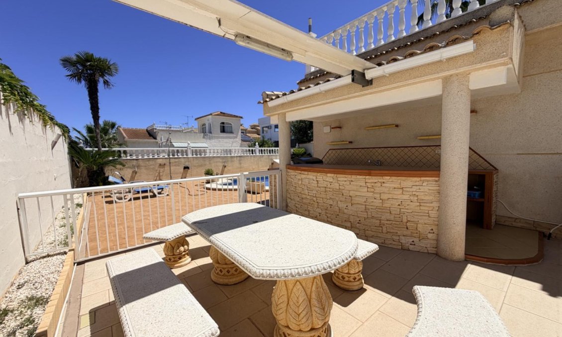 Segunda mano - Villa -
Torrevieja - Costa Blanca