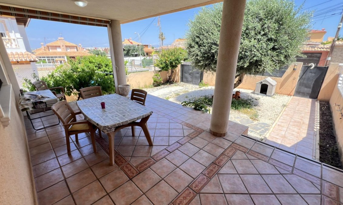 Segunda mano - Villa / Semi pareado -
Torrevieja - Aguas Nuevas