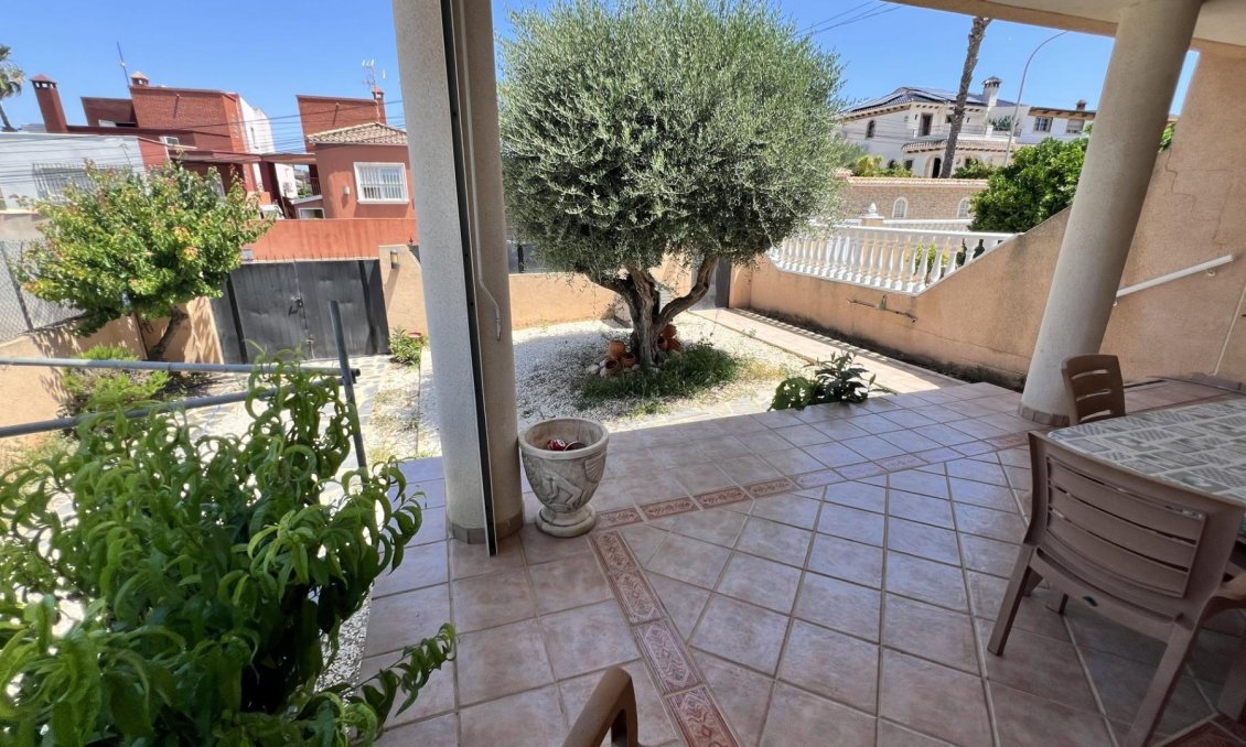 Segunda mano - Villa / Semi pareado -
Torrevieja - Aguas Nuevas