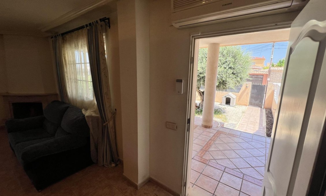 Segunda mano - Villa / Semi pareado -
Torrevieja - Aguas Nuevas