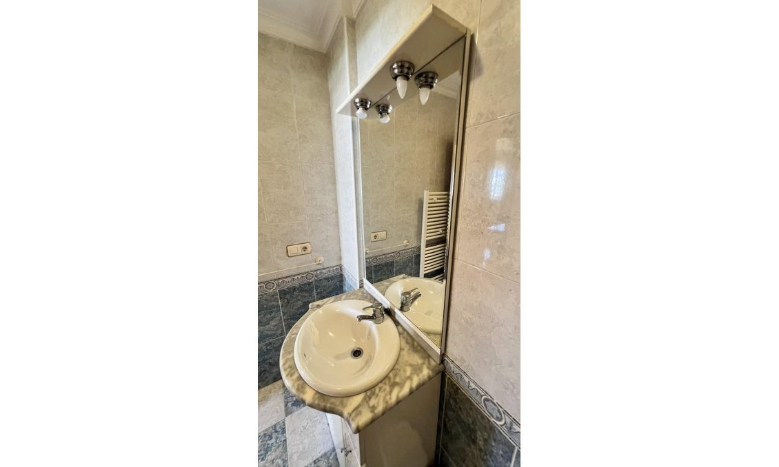 Segunda mano - Villa / Semi pareado -
Torrevieja - Aguas Nuevas