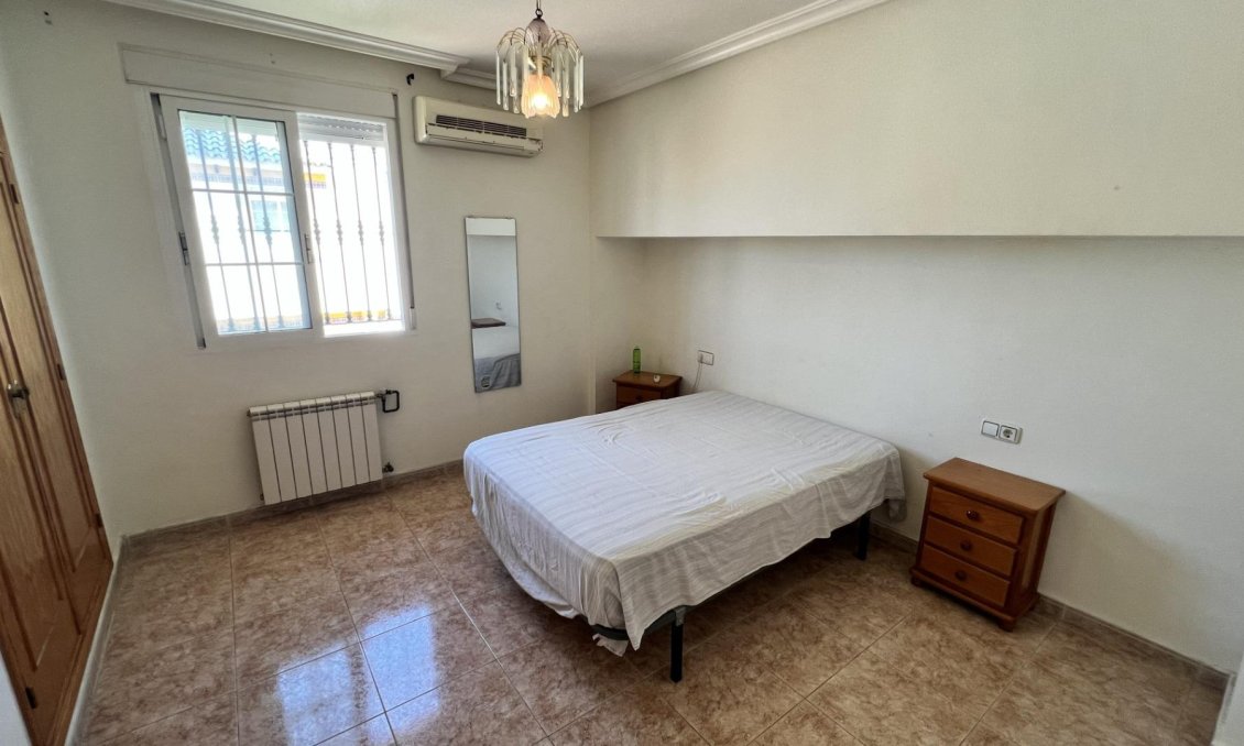 Segunda mano - Villa / Semi pareado -
Torrevieja - Aguas Nuevas