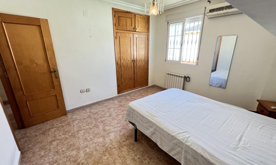 Segunda mano - Villa / Semi pareado -
Torrevieja - Aguas Nuevas