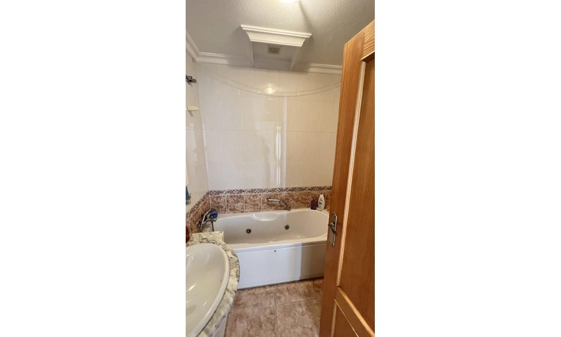 Segunda mano - Villa / Semi pareado -
Torrevieja - Aguas Nuevas