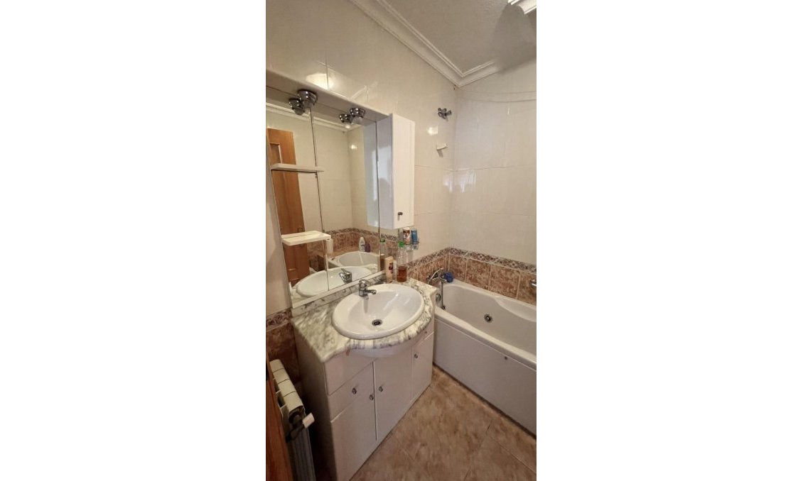 Segunda mano - Villa / Semi pareado -
Torrevieja - Aguas Nuevas