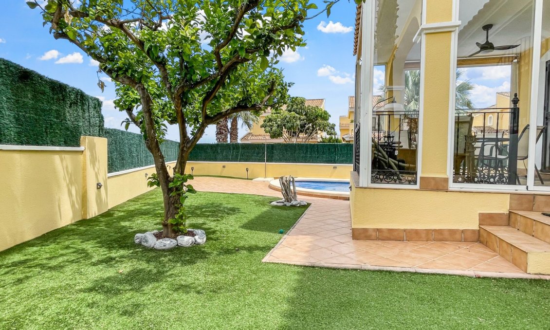 Revente - Villa -
Orihuela Costa - Costa Blanca