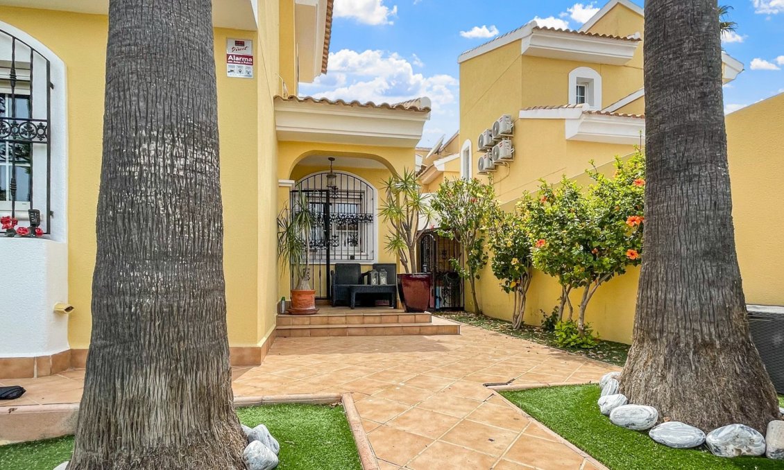 Revente - Villa -
Orihuela Costa - Costa Blanca