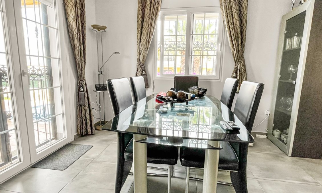 Revente - Villa -
Orihuela Costa - Costa Blanca