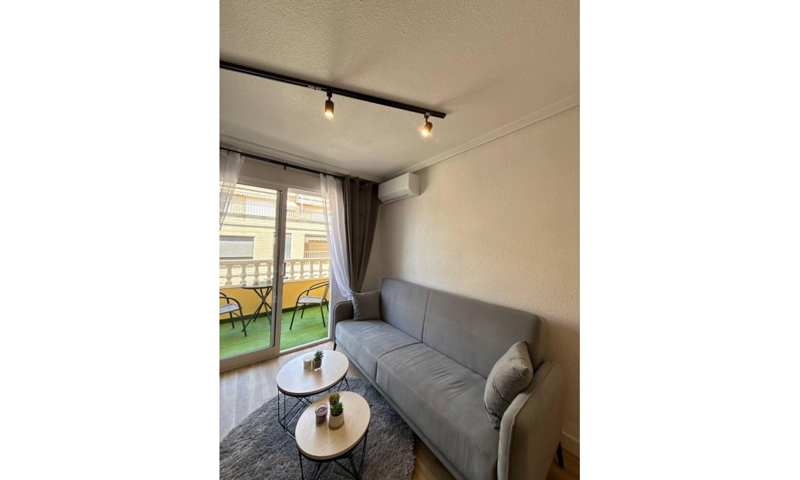Revente - Appartement -
Torrevieja - Playa del Cura