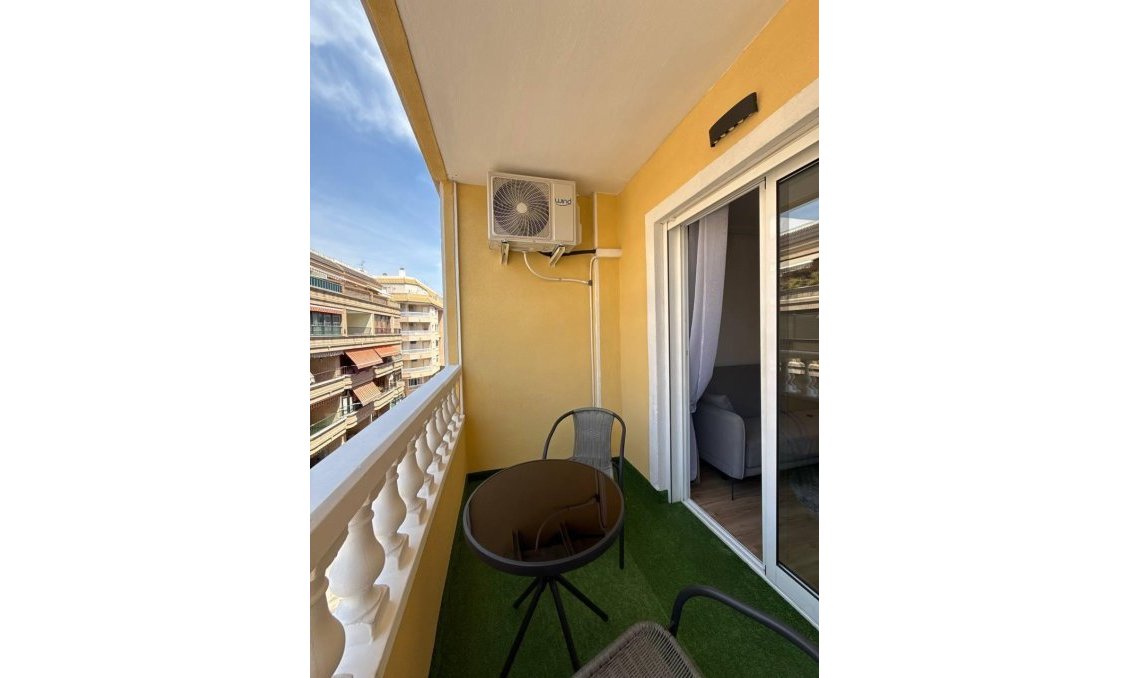 Revente - Appartement -
Torrevieja - Playa del Cura