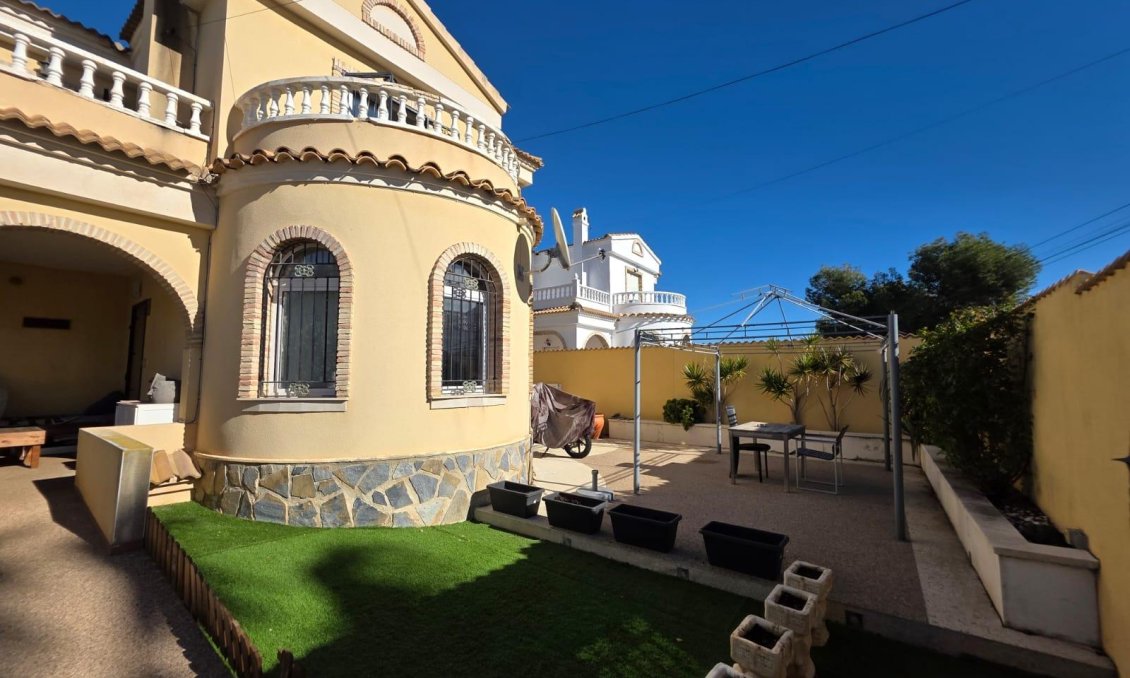 Wiederverkauf - Villa -
Orihuela Costa - Villamartín-las Filipinas