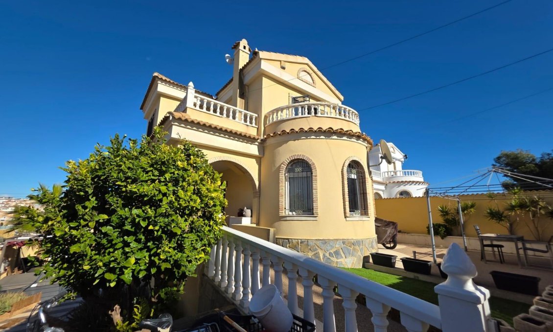 Wiederverkauf - Villa -
Orihuela Costa - Villamartín-las Filipinas