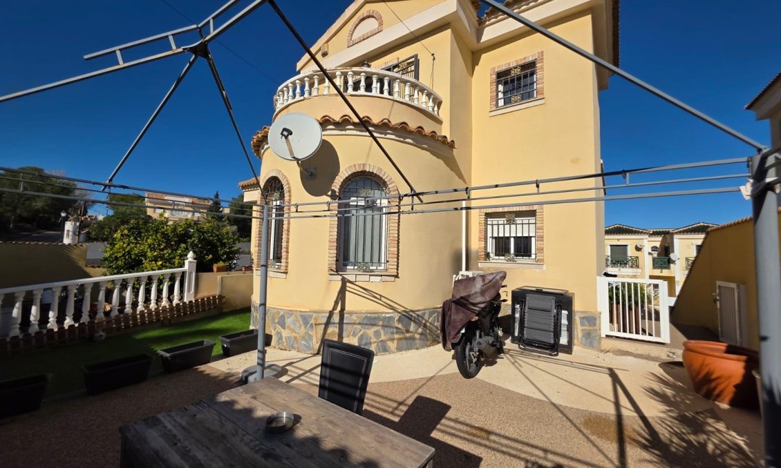 Wiederverkauf - Villa -
Orihuela Costa - Villamartín-las Filipinas