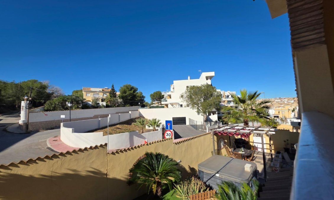 Wiederverkauf - Villa -
Orihuela Costa - Villamartín-las Filipinas