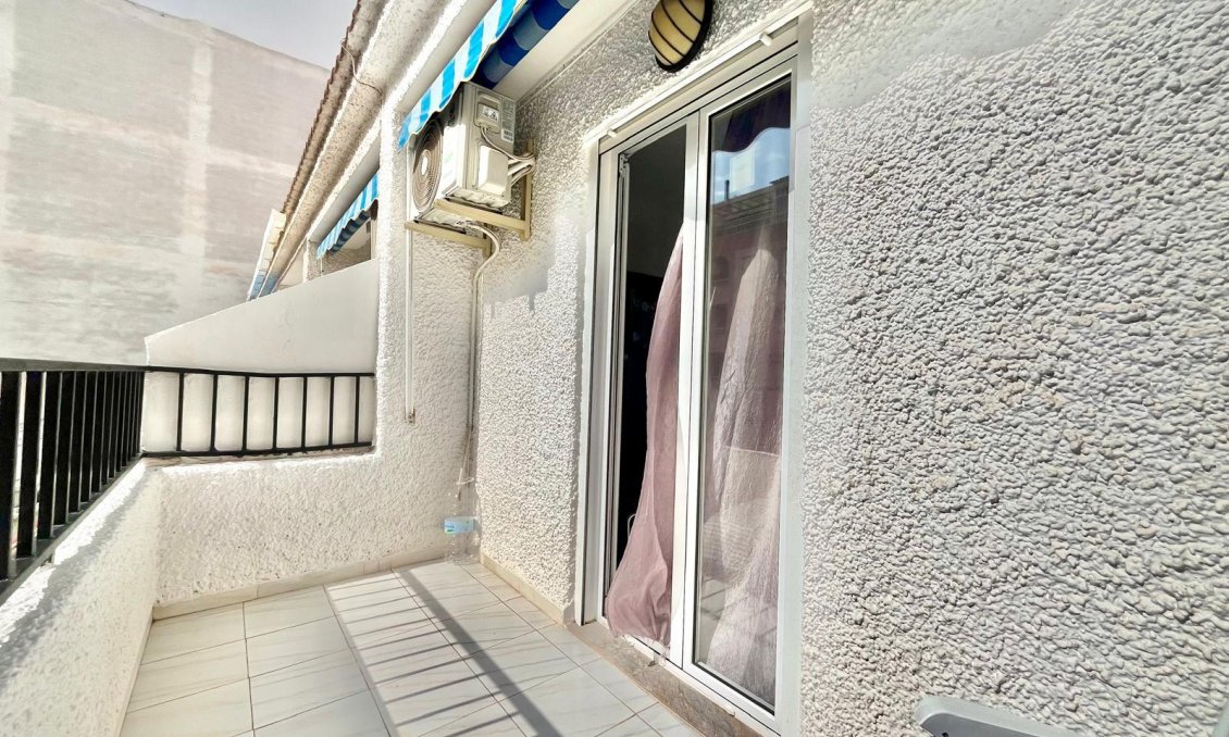 Segunda mano - Apartamento -
Torrevieja - Playa de los Locos