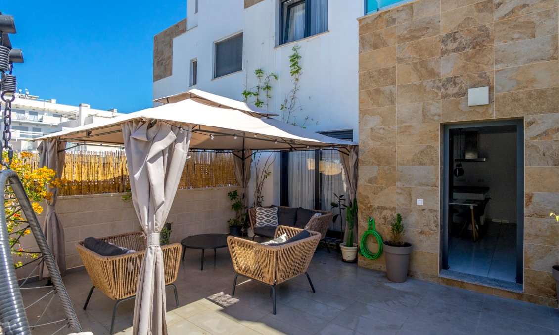 Segunda mano - Villa -
Villamartin - Costa Blanca