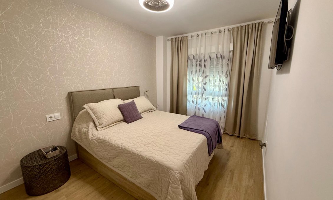 Segunda mano - Apartamento -
Torrevieja - Centro