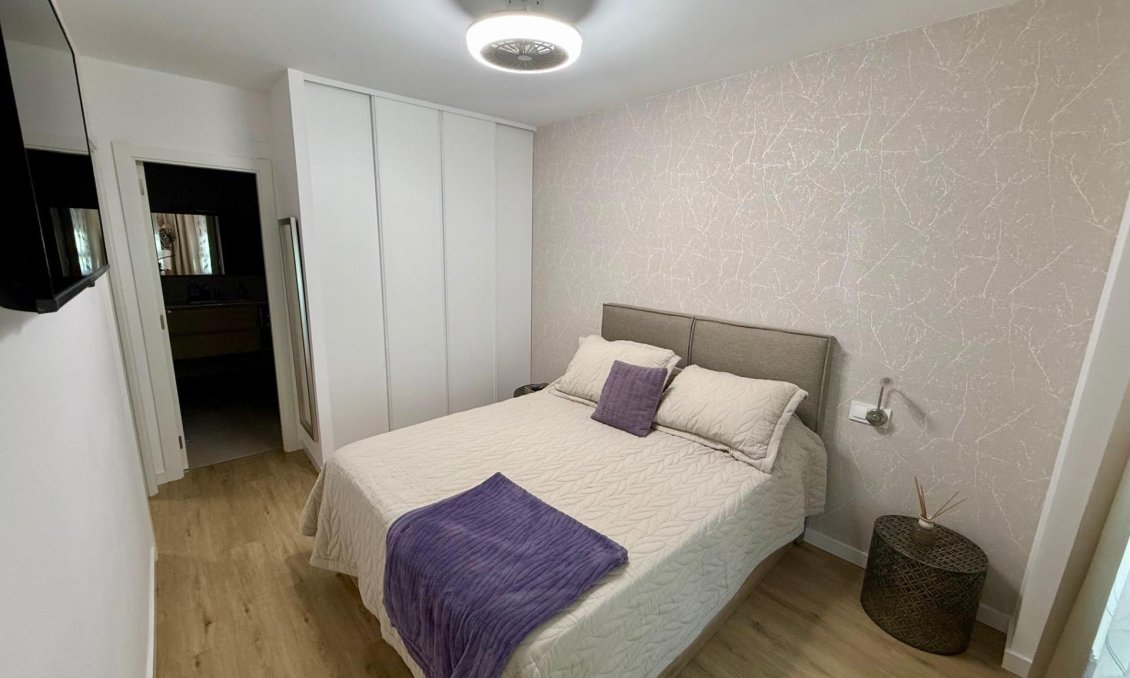 Segunda mano - Apartamento -
Torrevieja - Centro