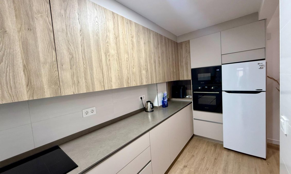 Segunda mano - Apartamento -
Torrevieja - Centro