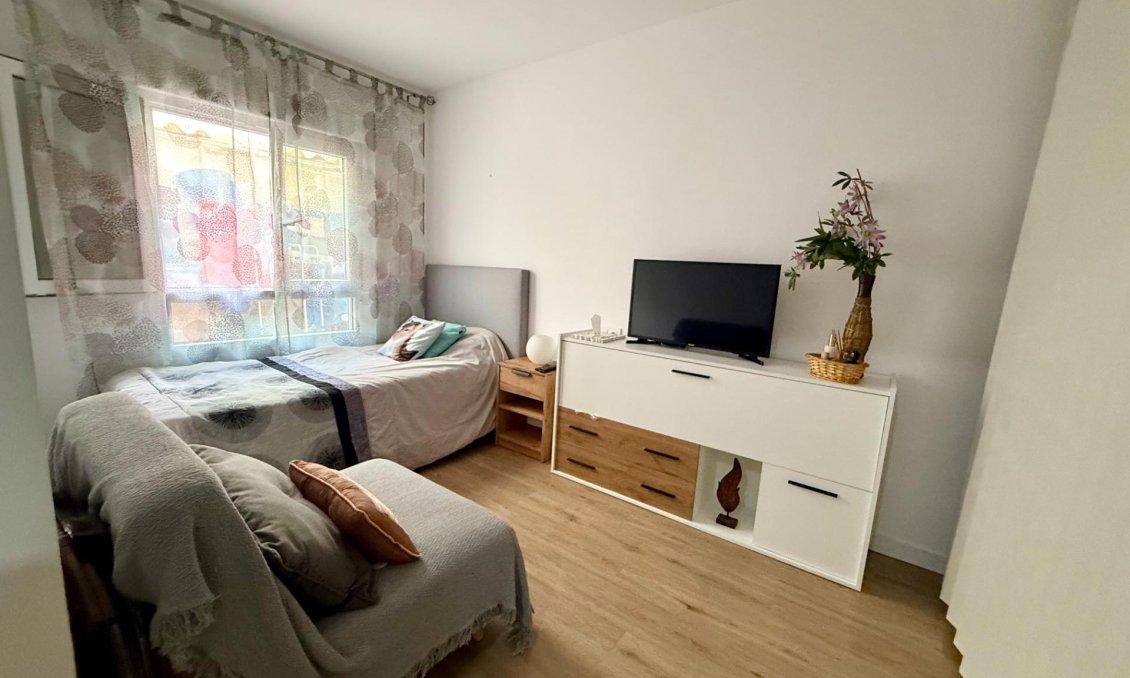 Segunda mano - Apartamento -
Torrevieja - Centro