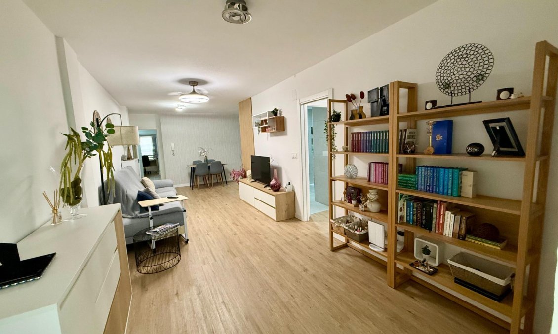Segunda mano - Apartamento -
Torrevieja - Centro
