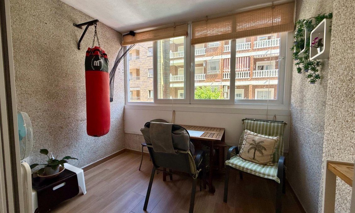 Segunda mano - Apartamento -
Torrevieja - Centro