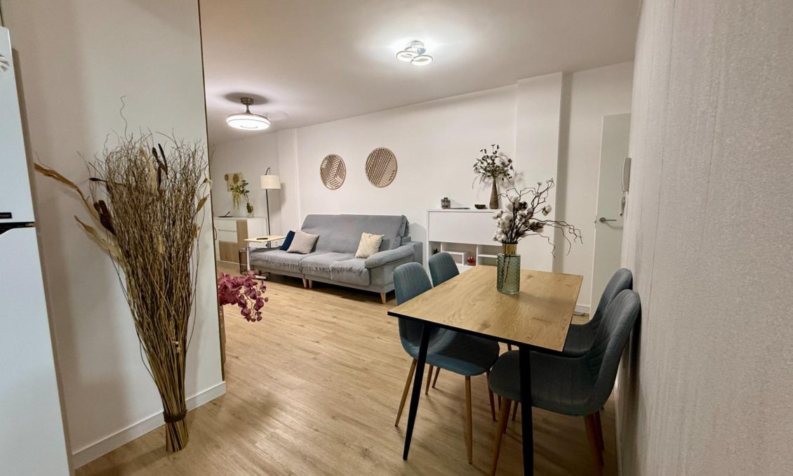 Segunda mano - Apartamento -
Torrevieja - Centro