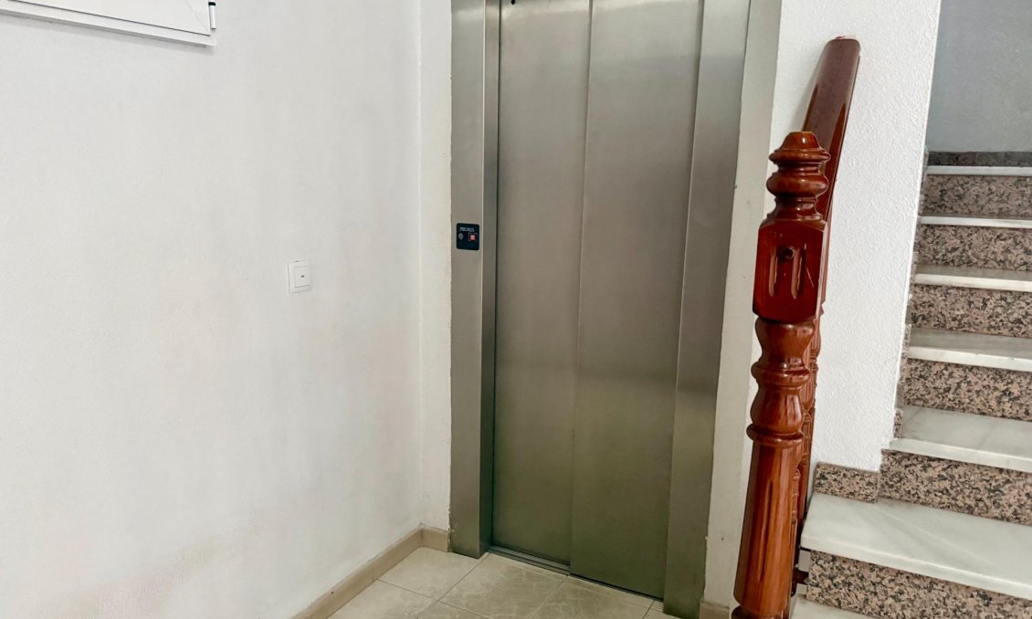 Segunda mano - Apartamento -
Torrevieja - Centro