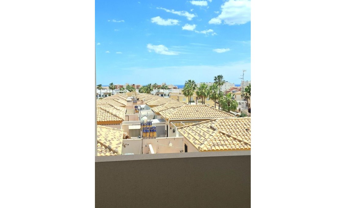 Segunda mano - Apartamento -
Orihuela Costa - Villamartín