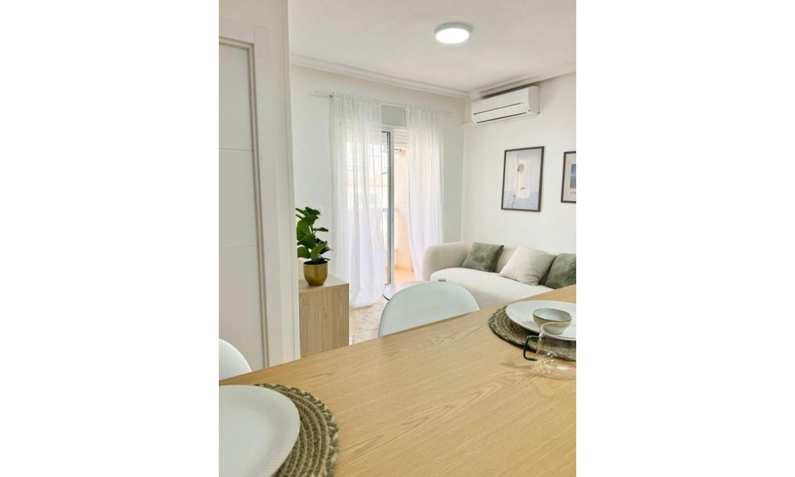 Wiederverkauf - Wohnung -
Torrevieja